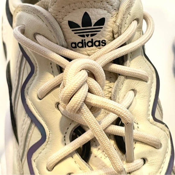 Adidas Ozweego ChalkWhite/AshSilver/Black Sneaker Womens size 7 - Picture 9 of 11